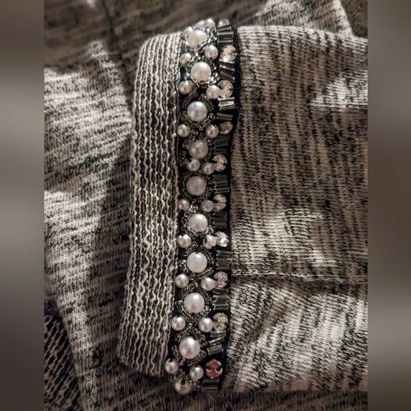 Express Cropped Cardigan - Picture 3 of 3